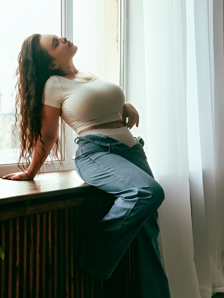 Элина привлекальеная девушка из Магадана цена от 1500 руб