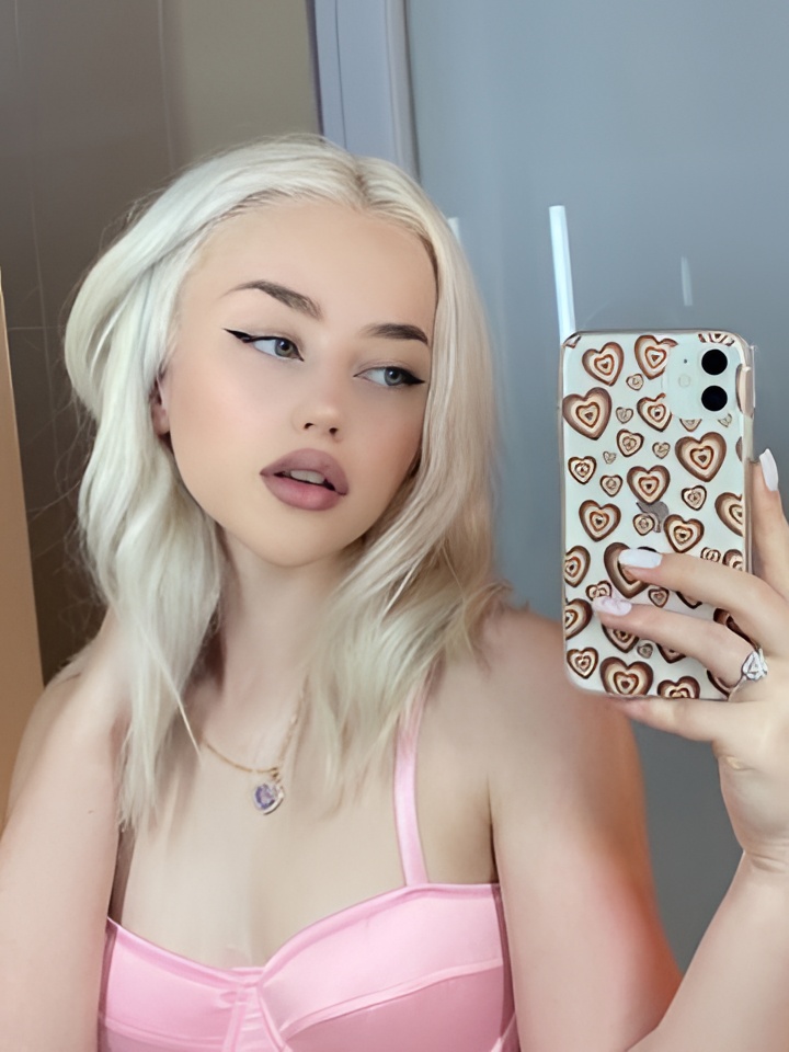 Нелли привлекальеная девушка из Магадана цена от 10000 руб