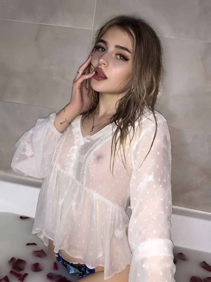 Рада привлекальеная девушка из Магадана цена от 4000 руб