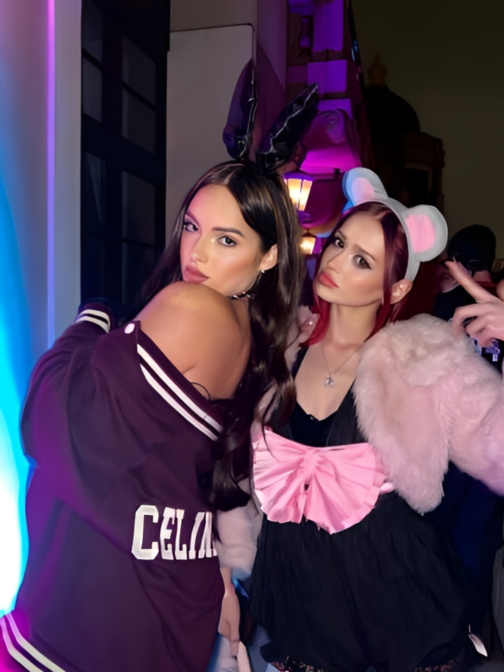 Света привлекальеная девушка из Магадана цена от 2000 руб