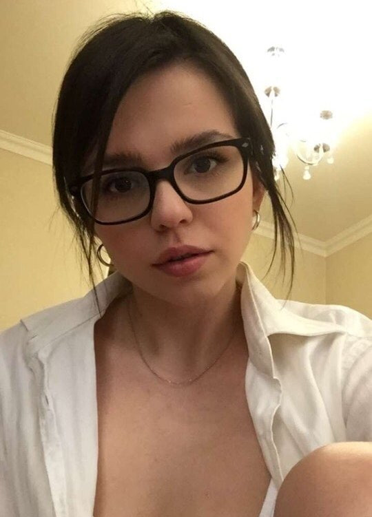 Олеся привлекательная девушка из Магадана цена от 3000 руб