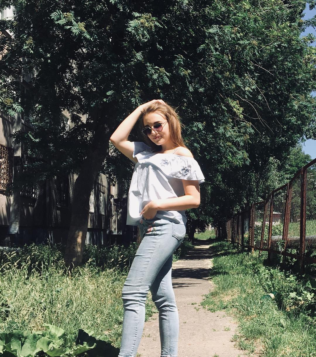 Камила привлекальеная девушка из Магадана цена от 3000 руб