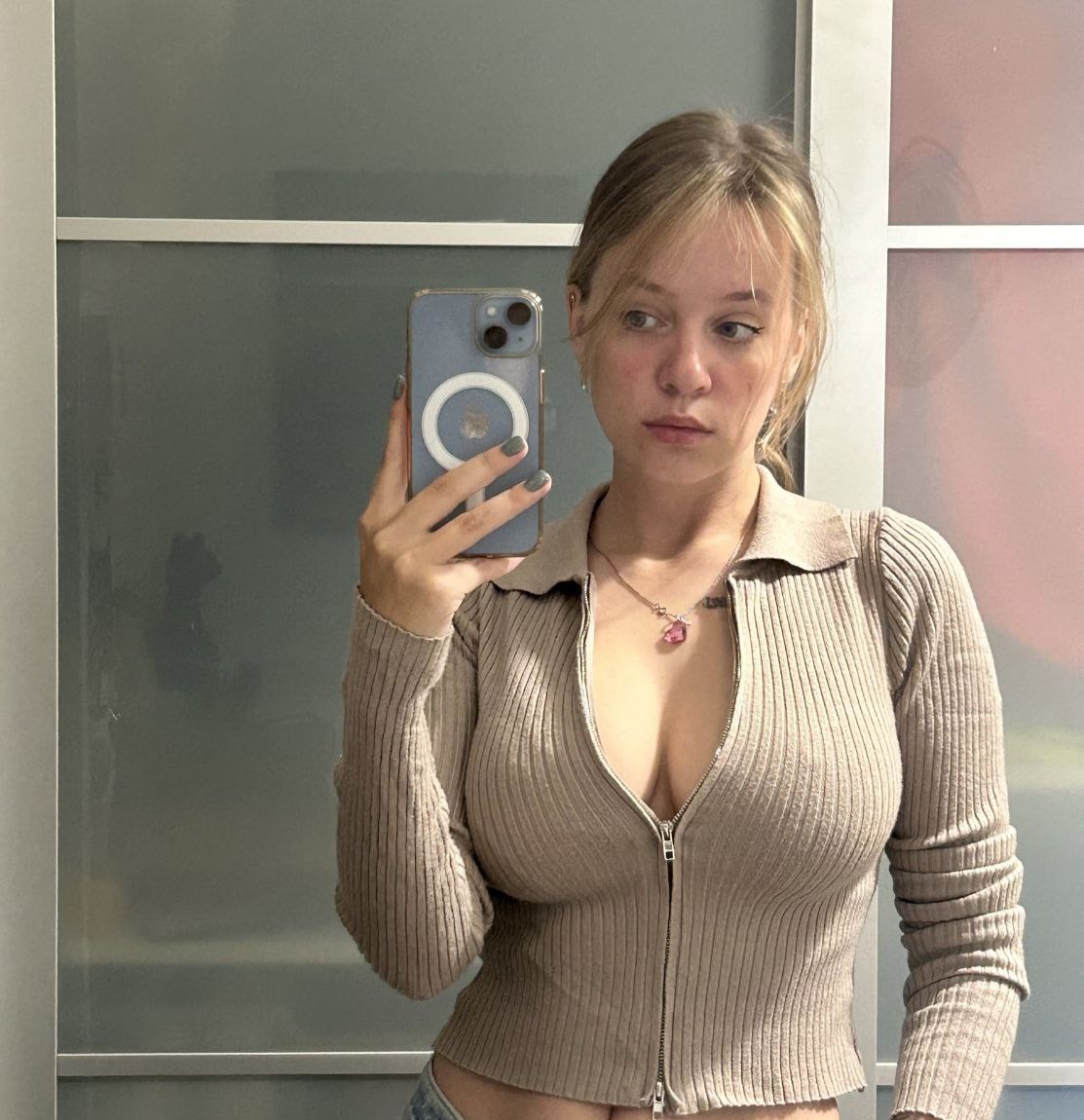 Маруся привлекальеная девушка из Магадана цена от 3000 руб