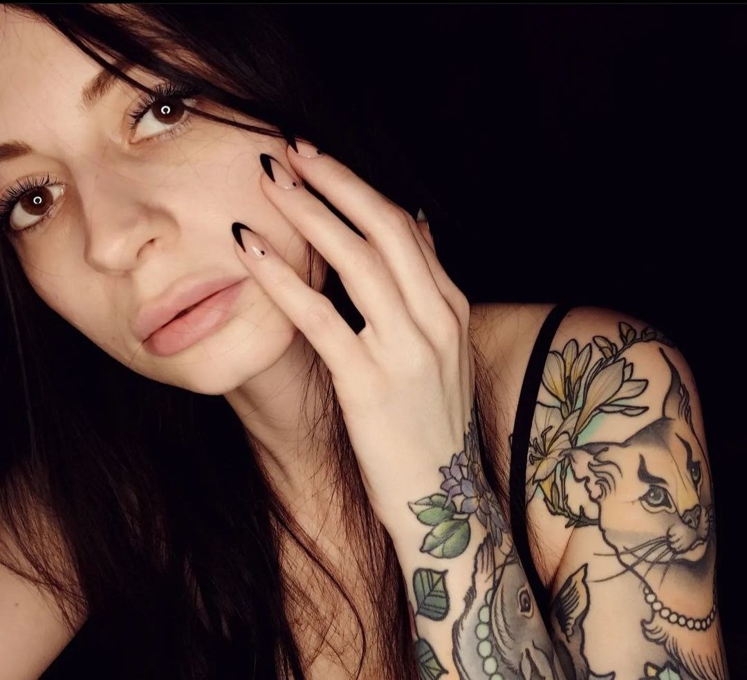 Дарья привлекальеная девушка из Магадана цена от 8000 руб