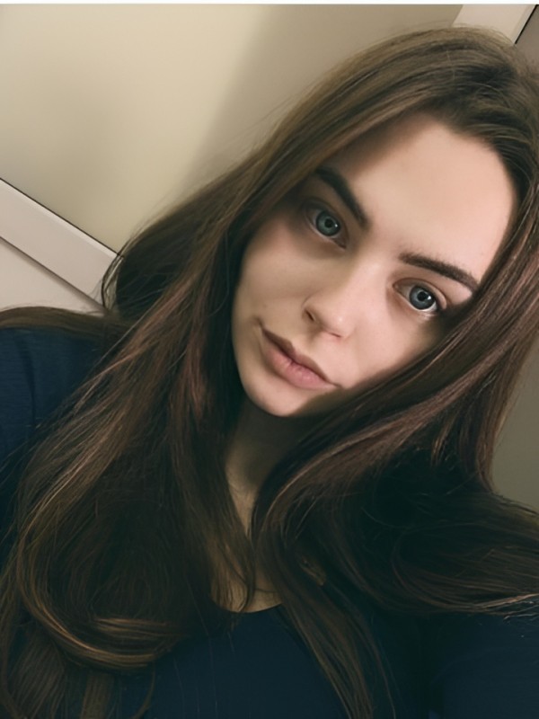 Эвелина привлекательная девушка из Магадана цена от 3000 руб