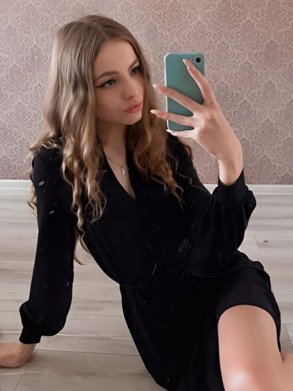 Ксения привлекательная девушка из Магадана цена от 3000 руб