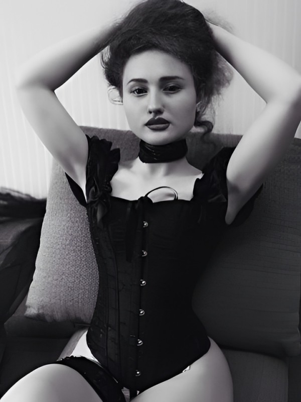 Ольга привлекательная девушка из Магадана цена от 2500 руб