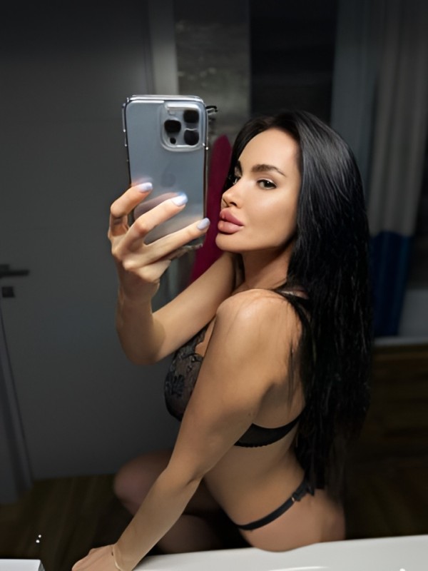 Розалия привлекательная девушка из Магадана цена от 10000 руб