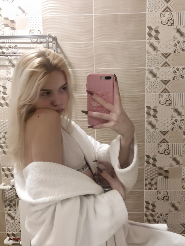 Светлана привлекательная девушка из Магадана цена от 3000 руб