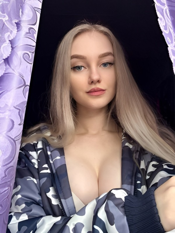 Ярослава привлекательная девушка из Магадана цена от 2500 руб