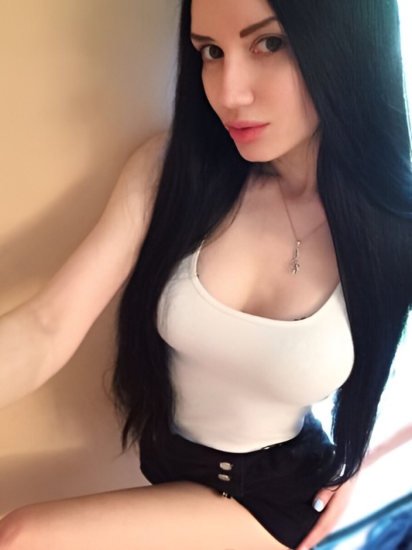 Зоя привлекательная девушка из Магадана цена от 2000 руб