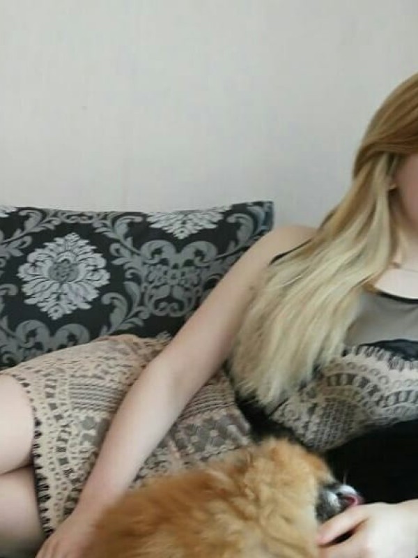 Карина привлекательная девушка из Магадана цена от 3500 руб